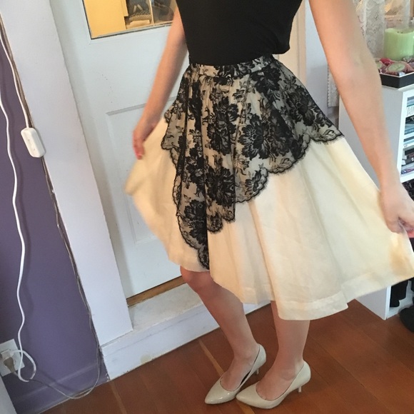 Vintage Lace Overlay Party Skirt - Picture 2 of 5